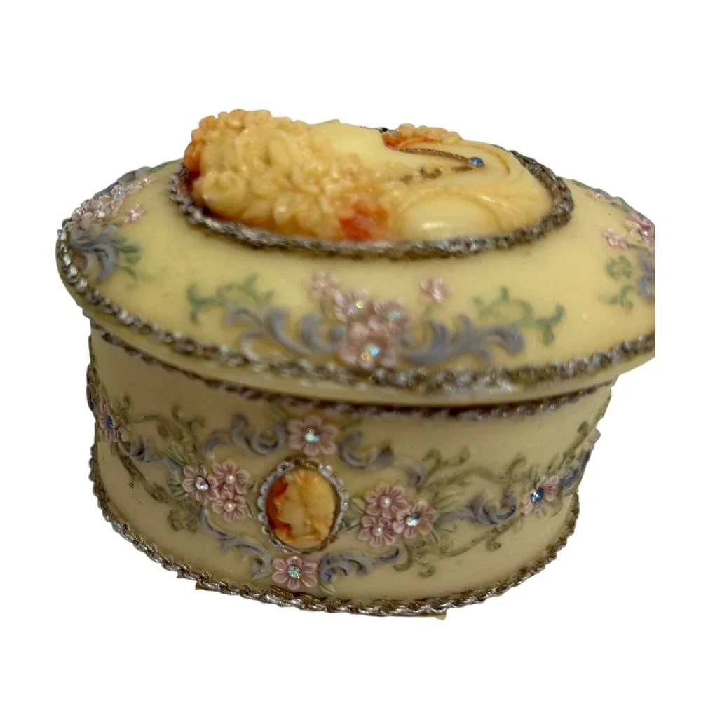Cameo Floral Resin Trinket Box Rhinestone Accents Cream Jewelry Case Vintage